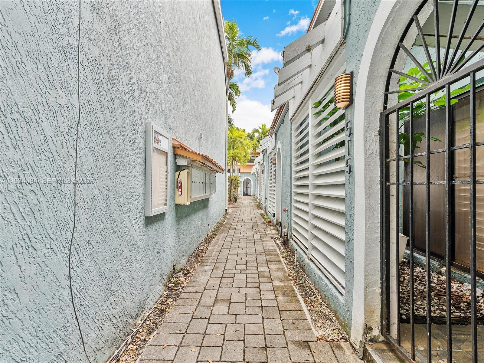 515 NE 38th St #10 Miami, FL 33137