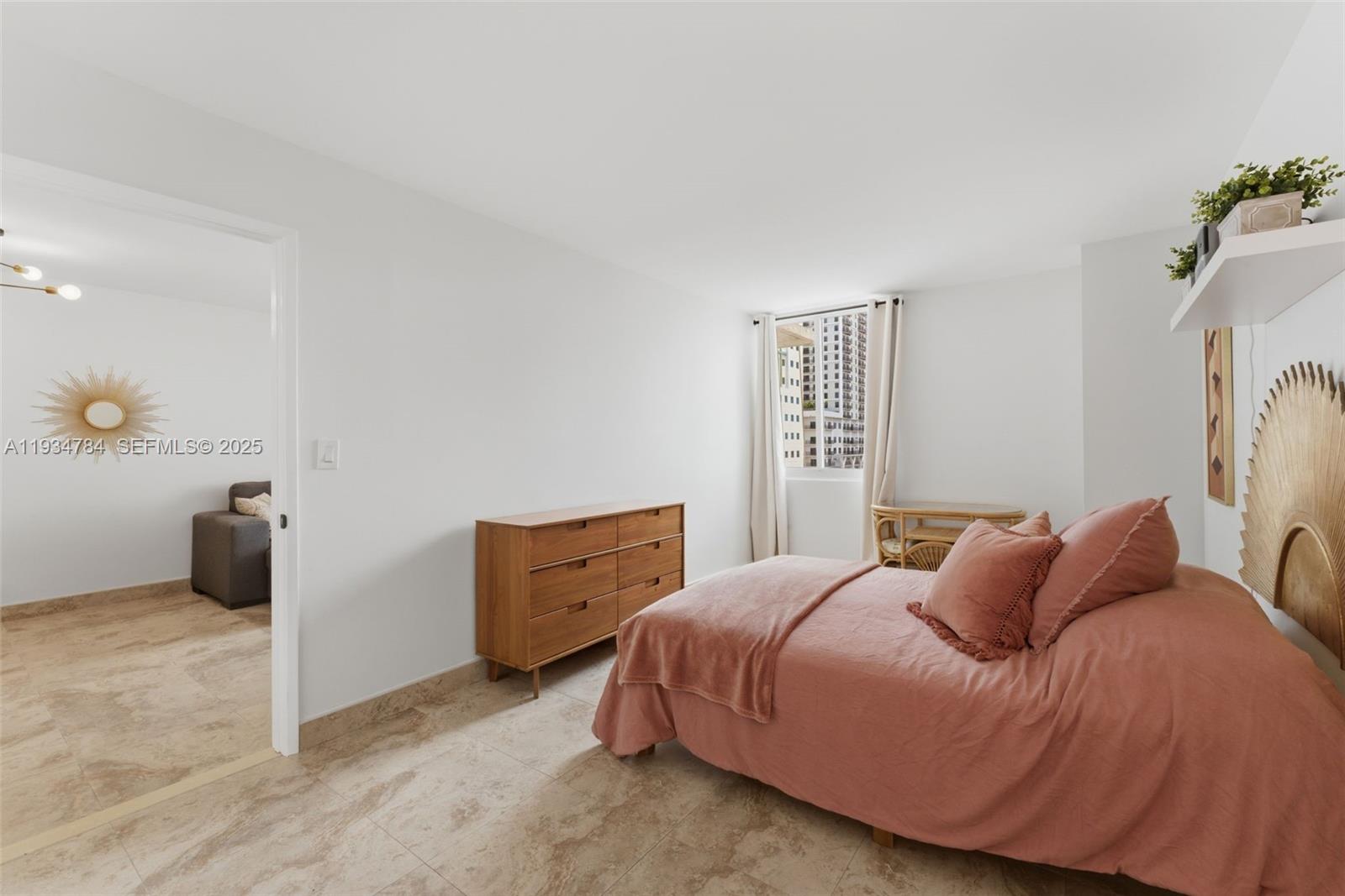 image Madison Downtown Condo10