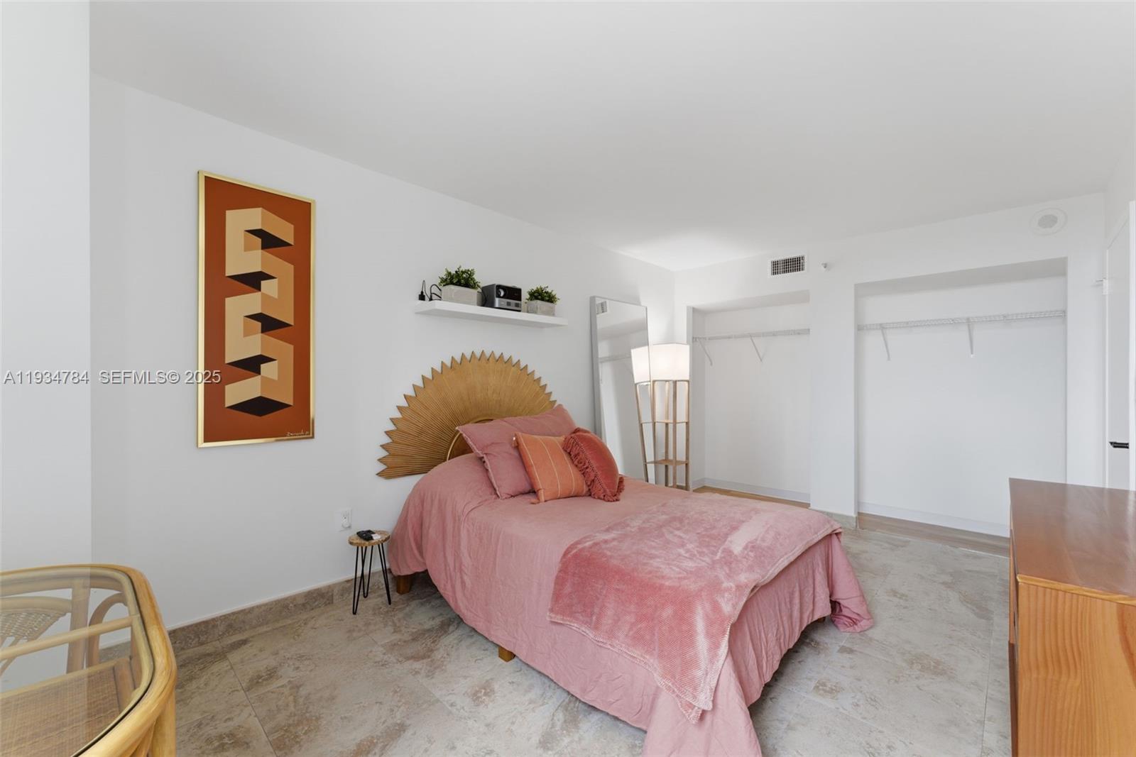 image Madison Downtown Condo11