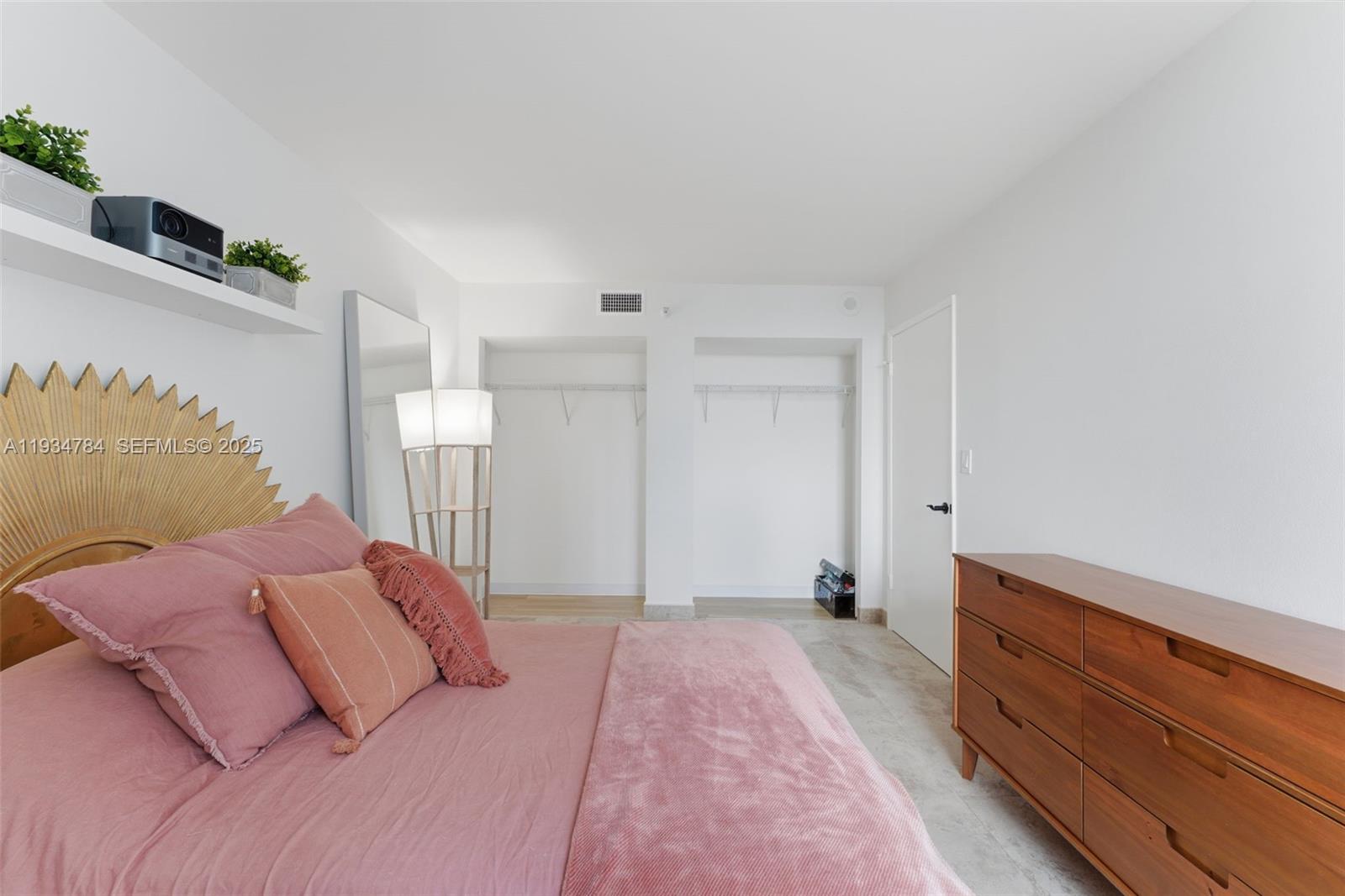 image Madison Downtown Condo12