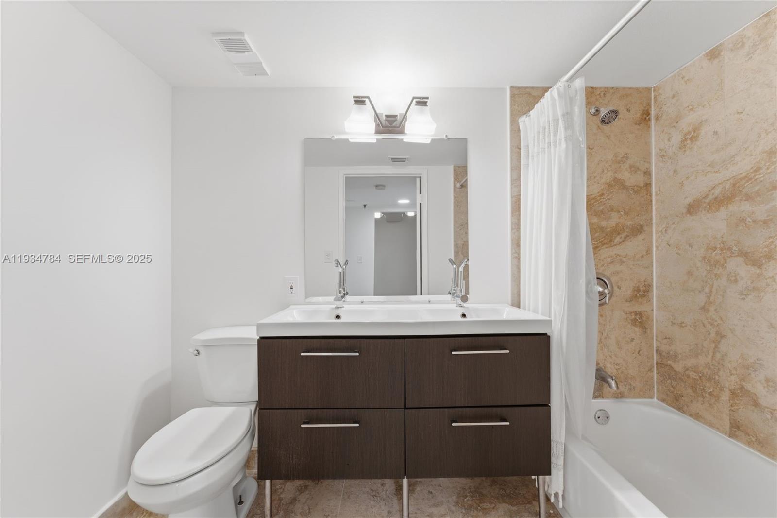 image Madison Downtown Condo14