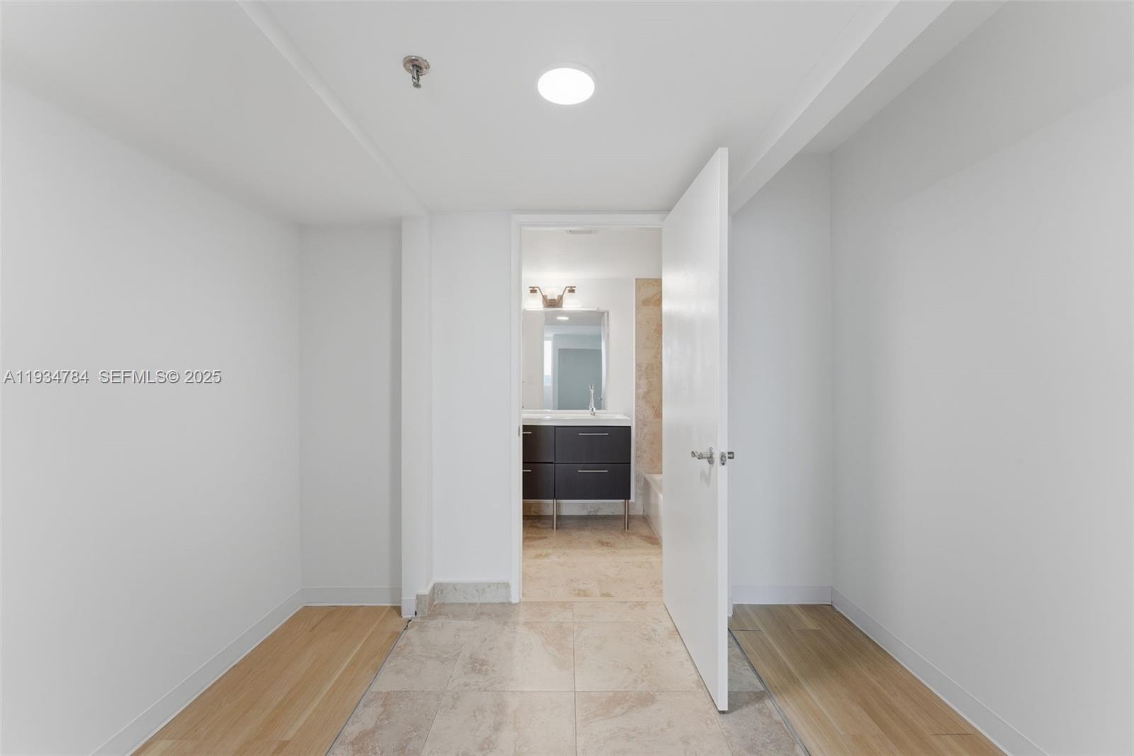 image Madison Downtown Condo21