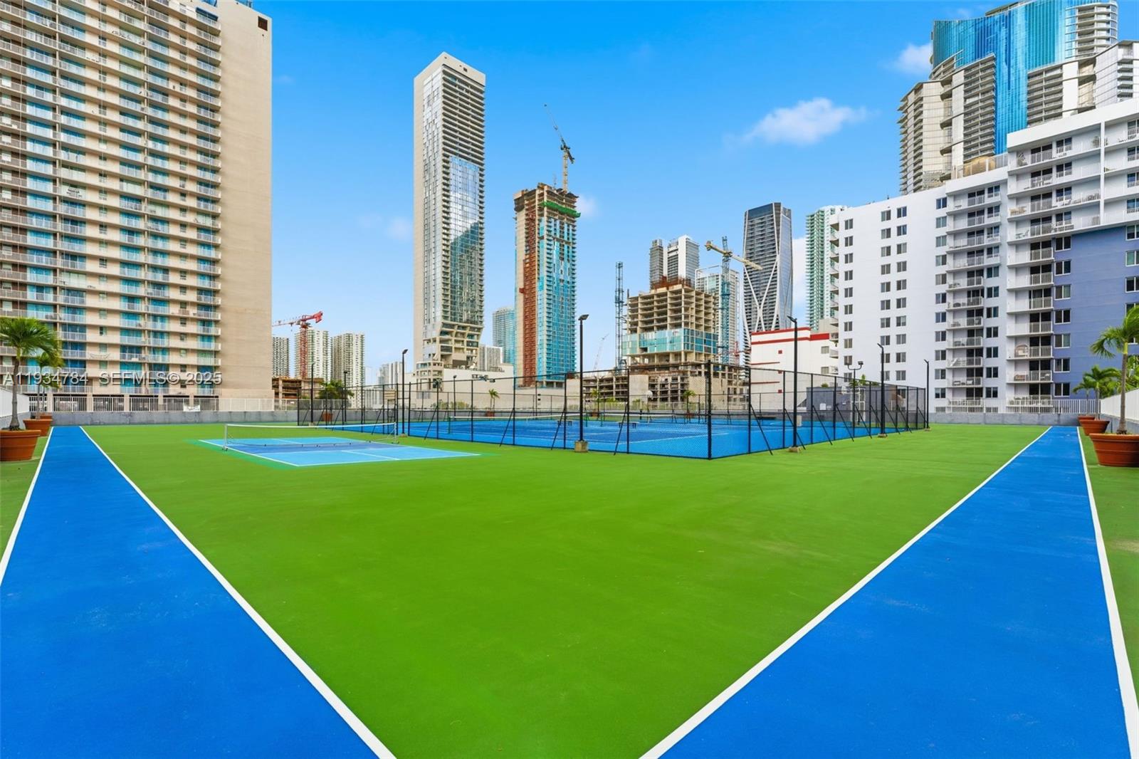 image Madison Downtown Condo28