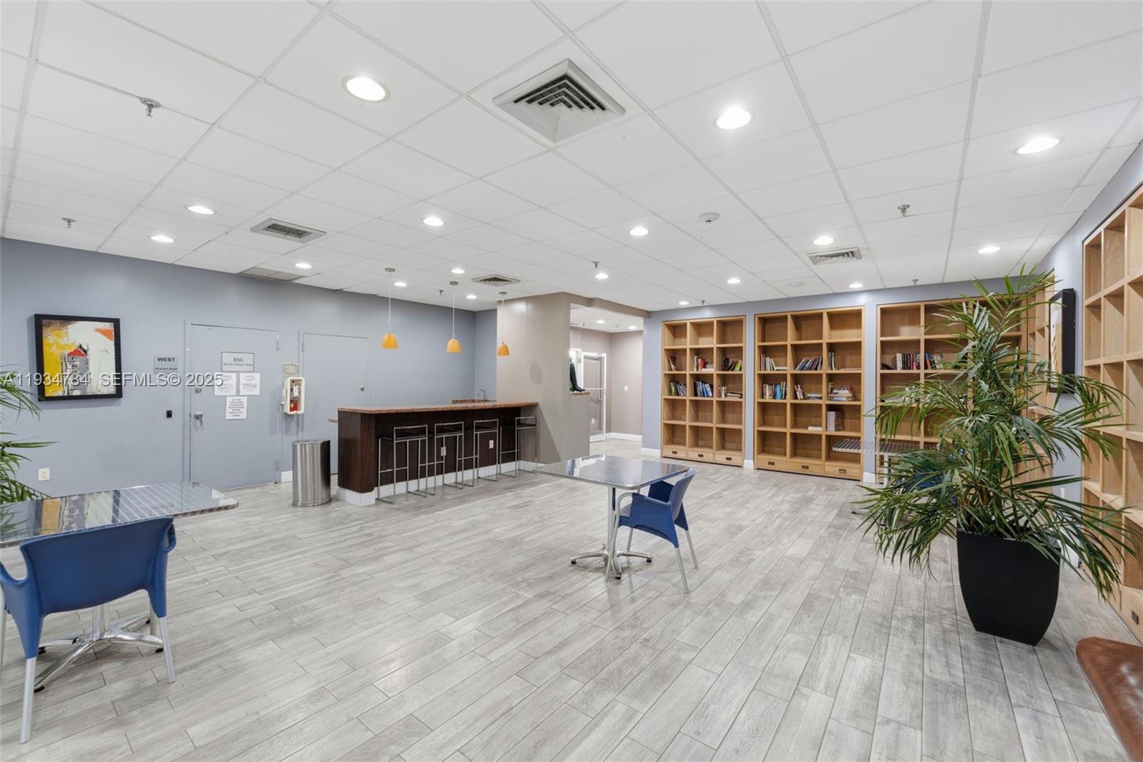 image Madison Downtown Condo32