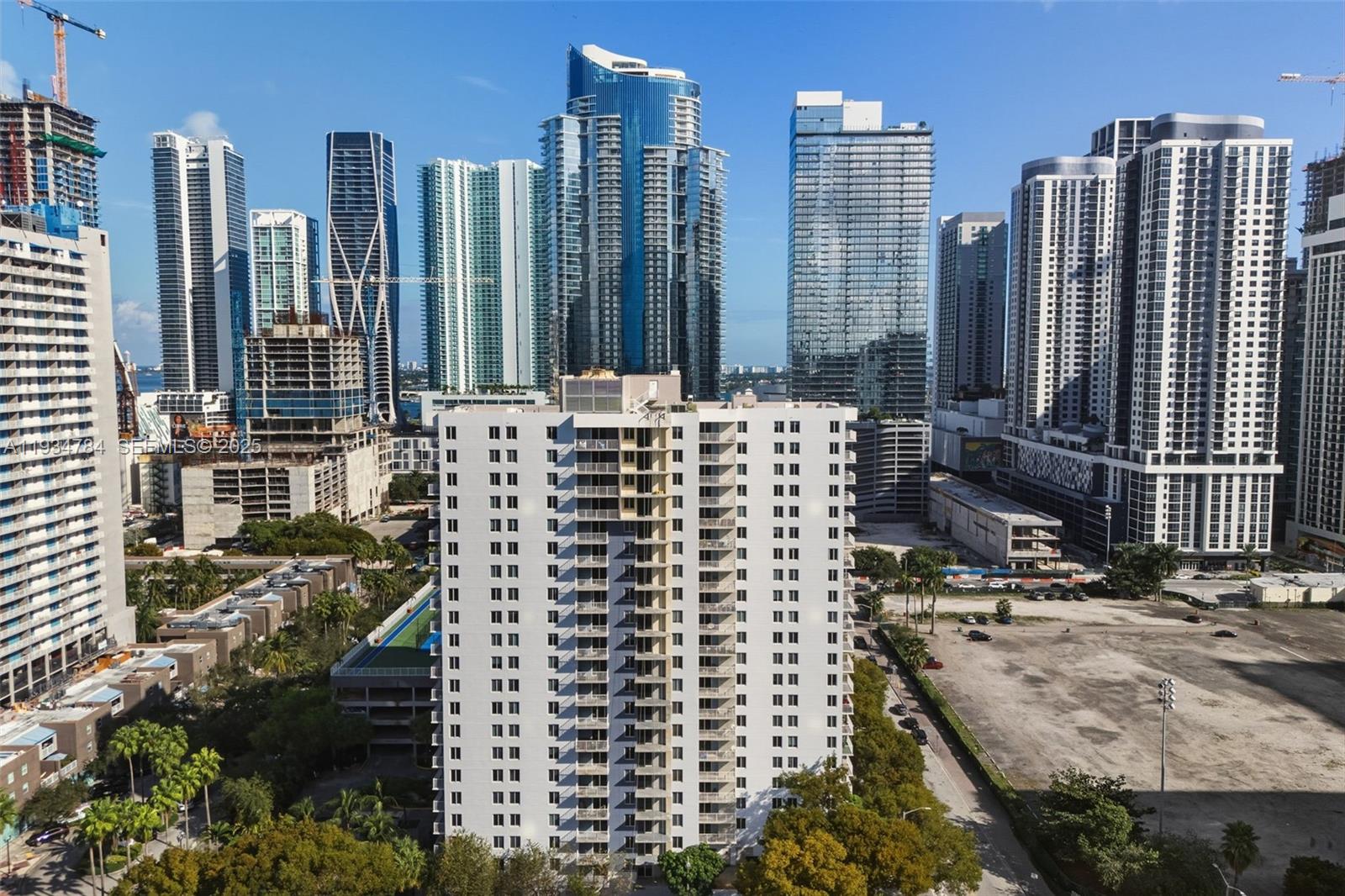 image Madison Downtown Condo36