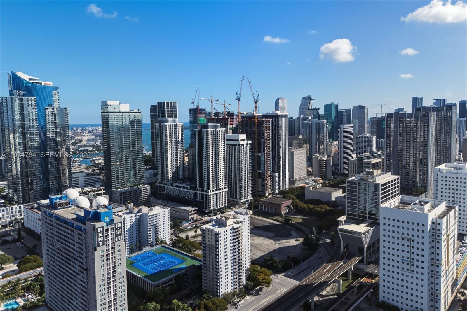 image Madison Downtown Condo37