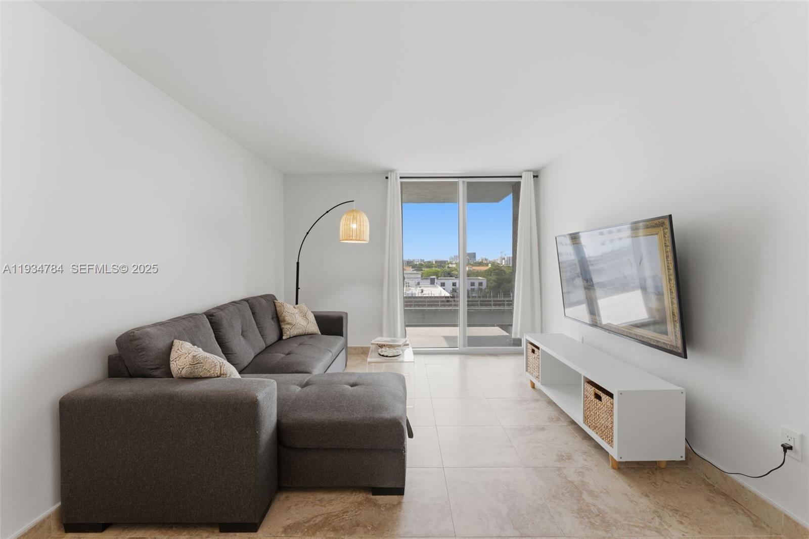 image Madison Downtown Condo4