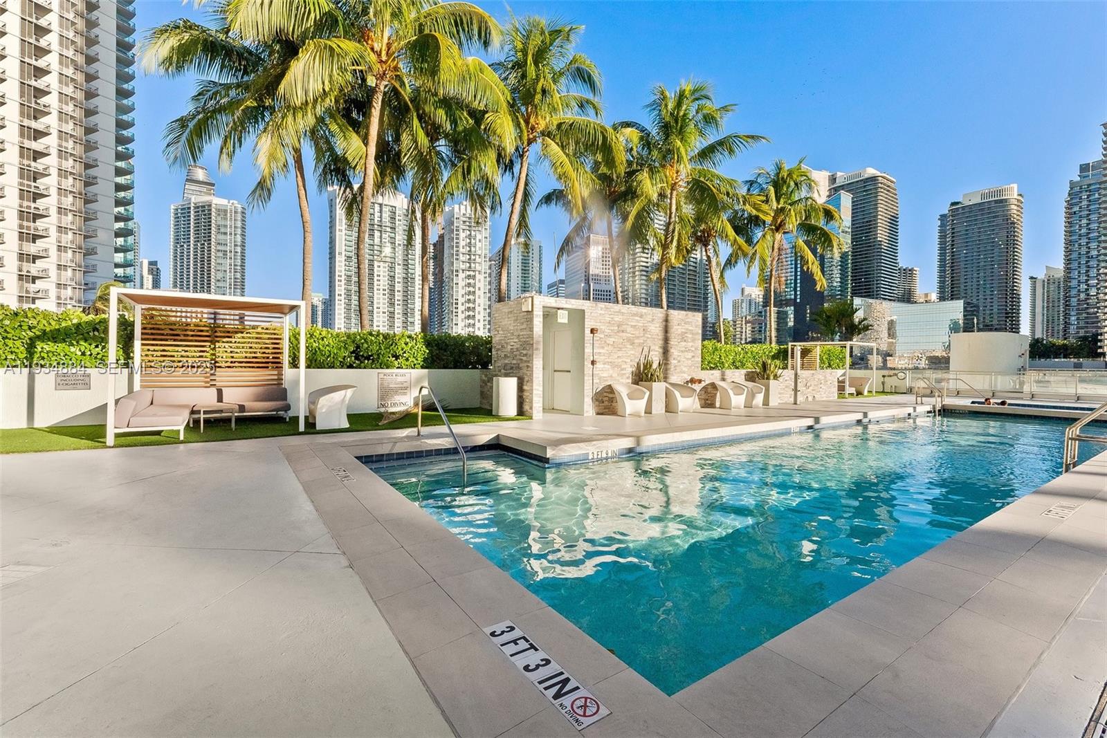 90 SW 3rd St #1410 Miami, FL 33130