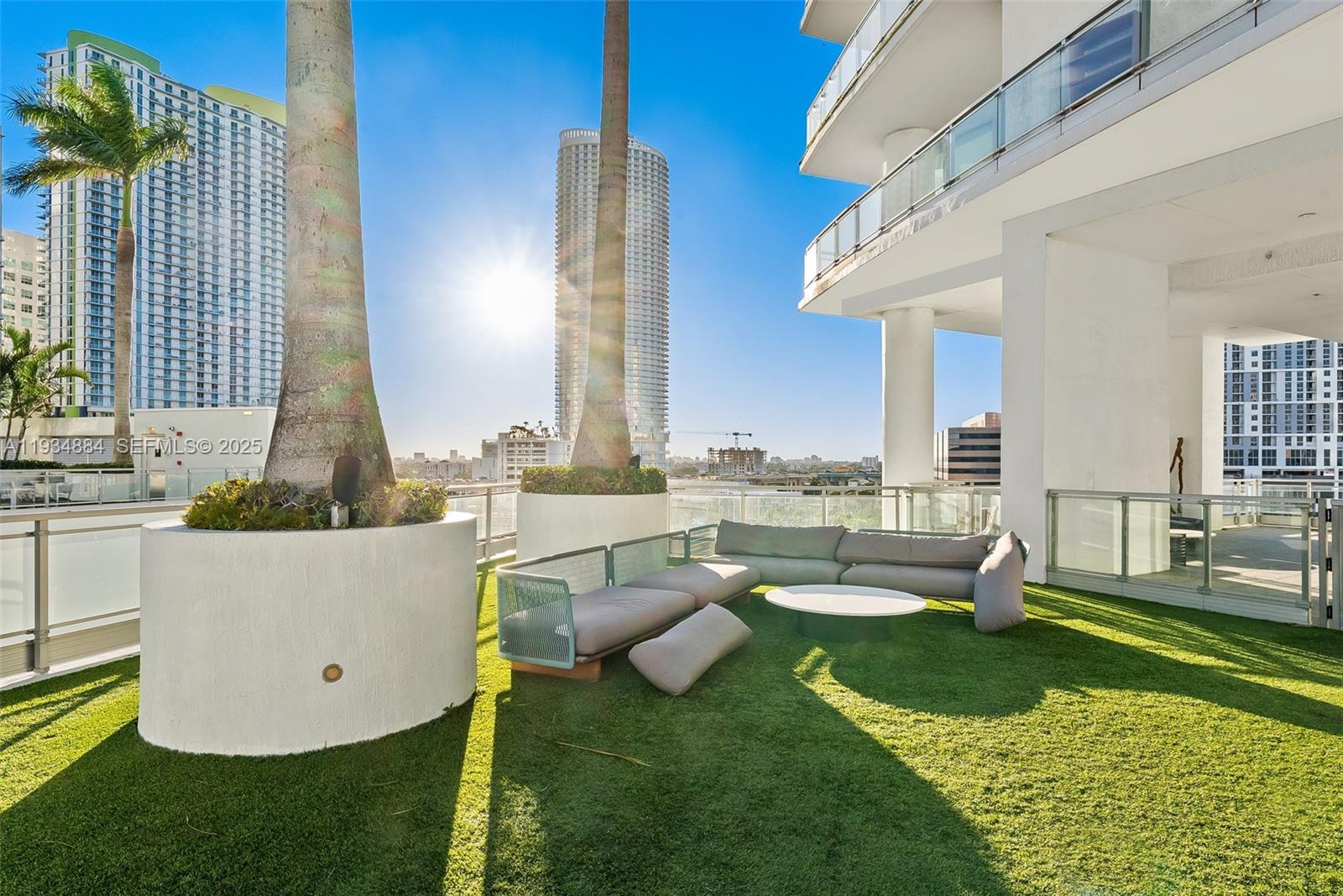 90 SW 3rd St #1410 Miami, FL 33130