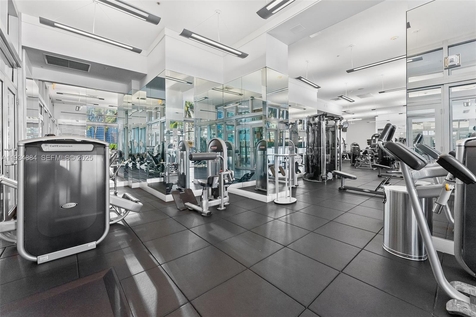 90 SW 3rd St #1410 Miami, FL 33130