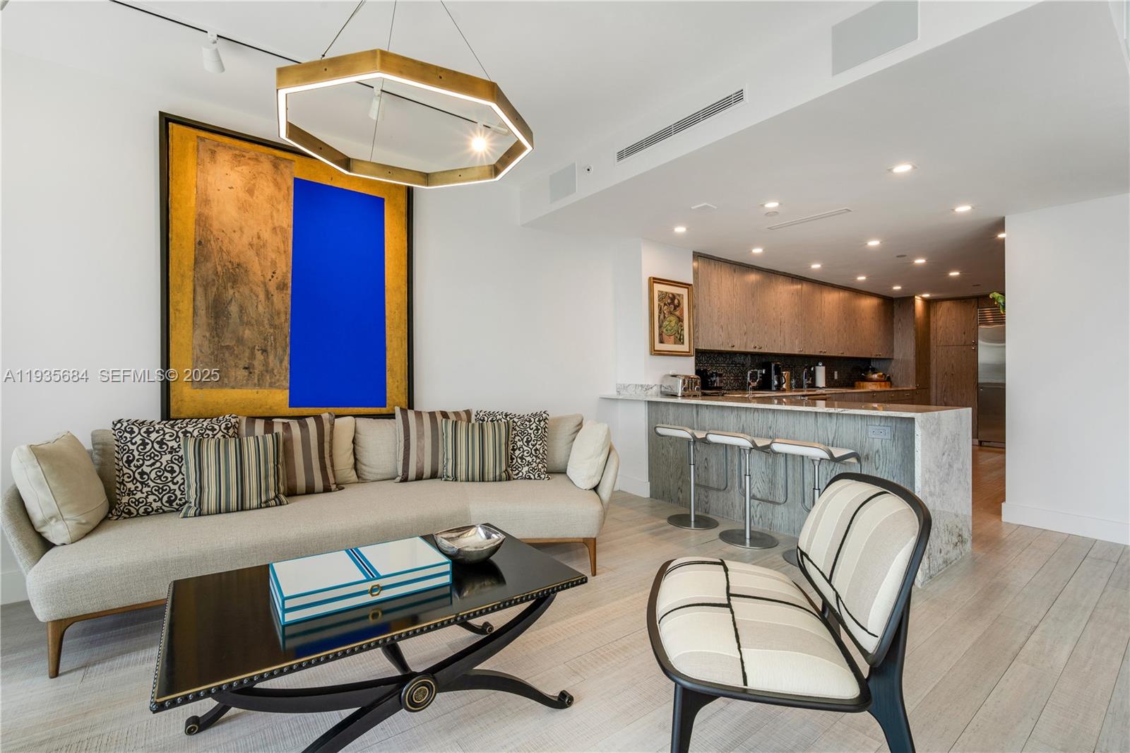 430 Grand Bay Dr #1204 Key Biscayne, FL 33149