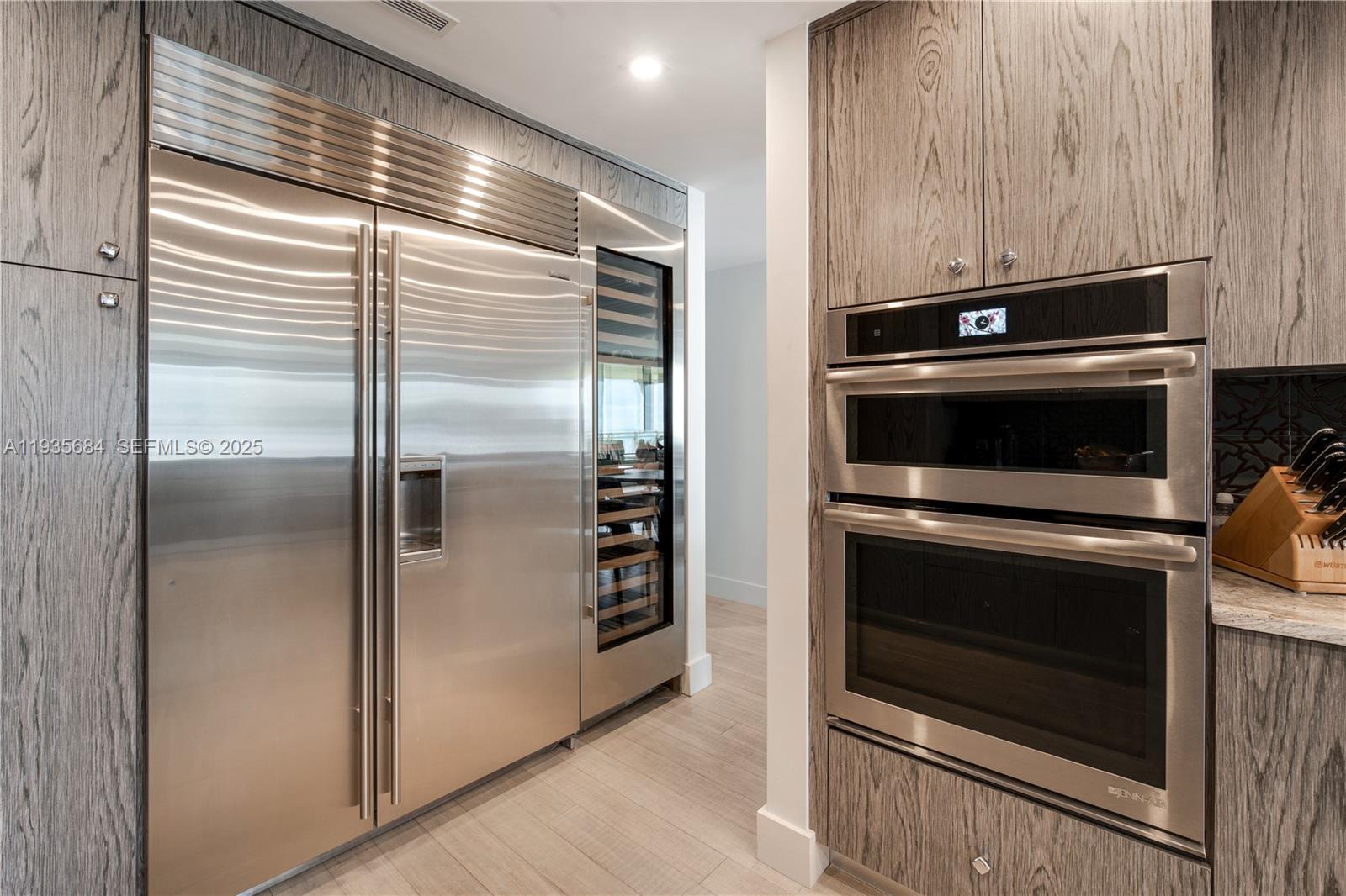 430 Grand Bay Dr #1204 Key Biscayne, FL 33149