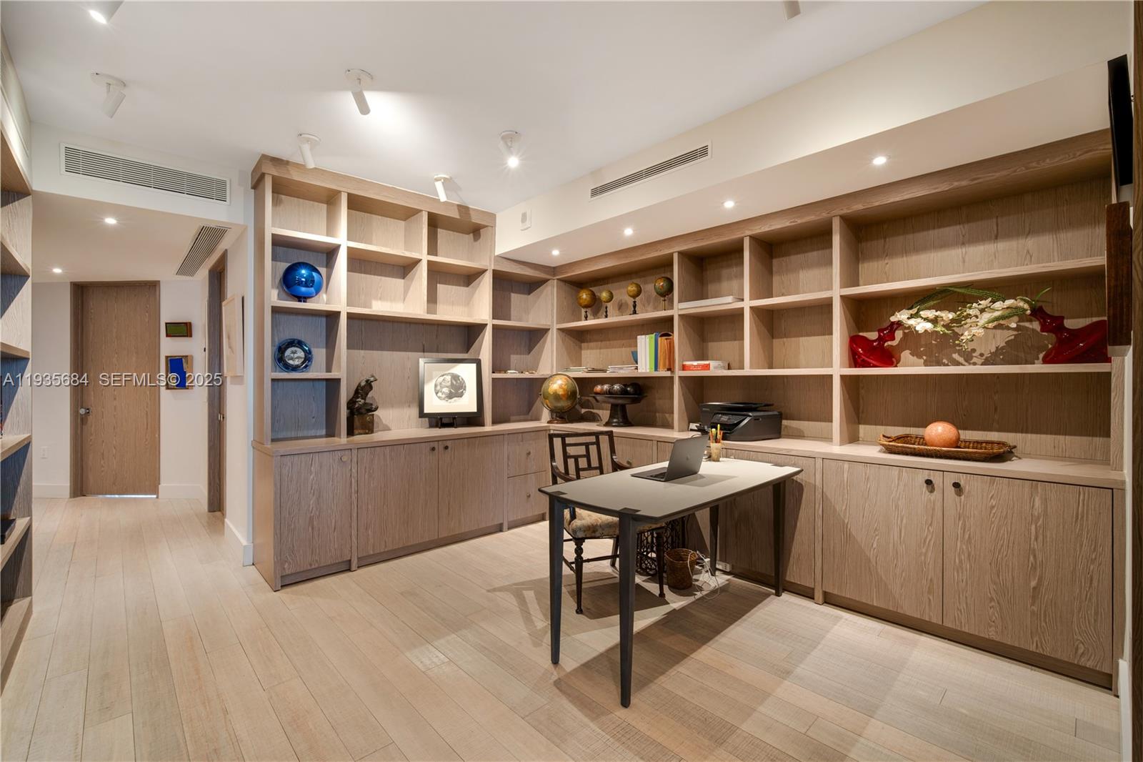 430 Grand Bay Dr #1204 Key Biscayne, FL 33149