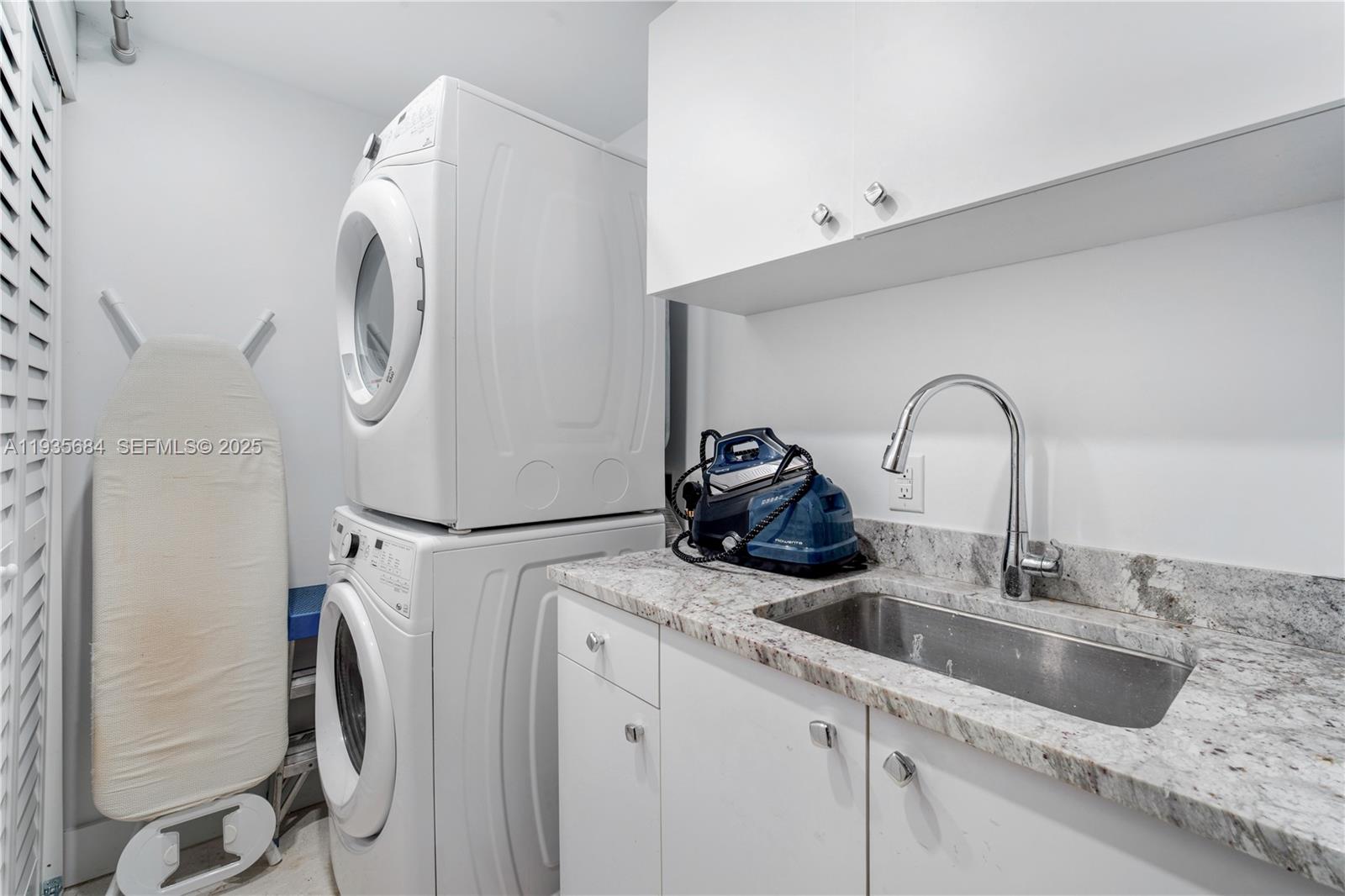 430 Grand Bay Dr #1204 Key Biscayne, FL 33149