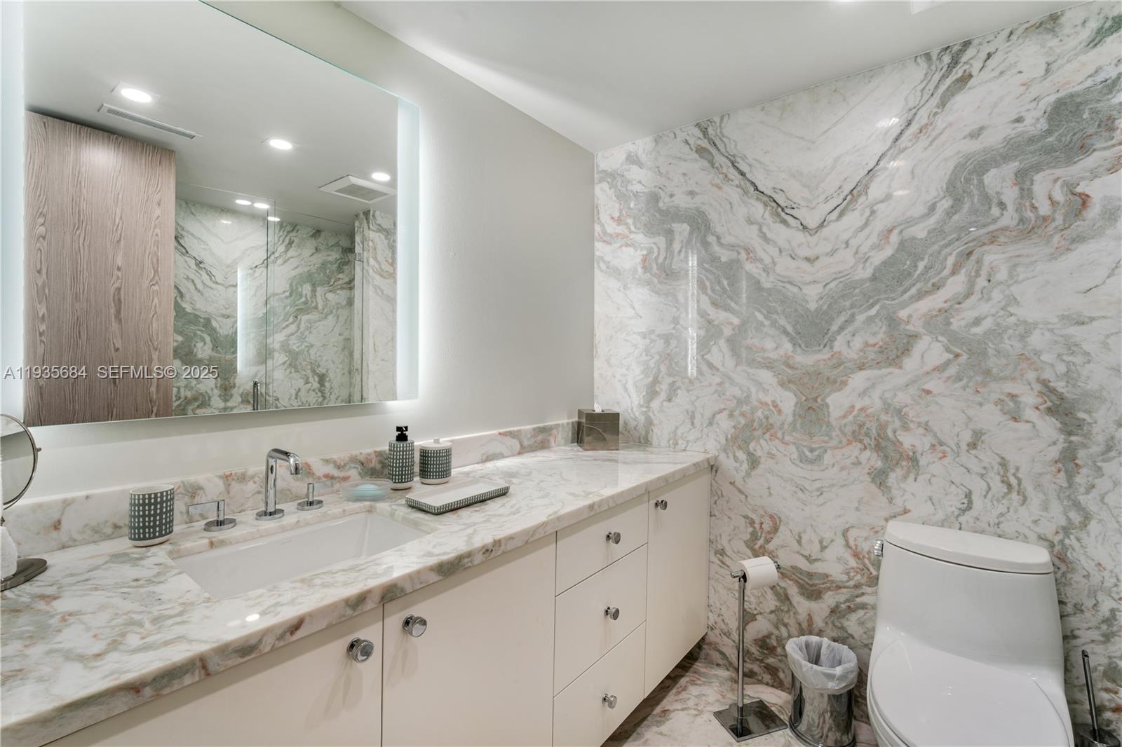 430 Grand Bay Dr #1204 Key Biscayne, FL 33149