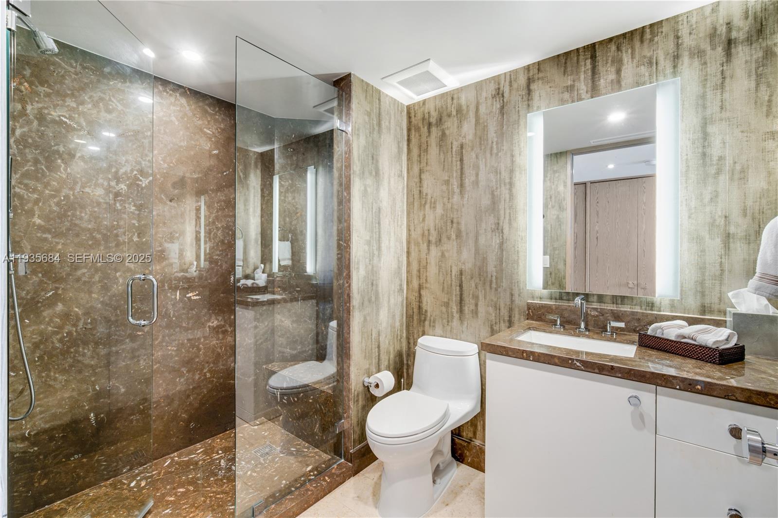 430 Grand Bay Dr #1204 Key Biscayne, FL 33149