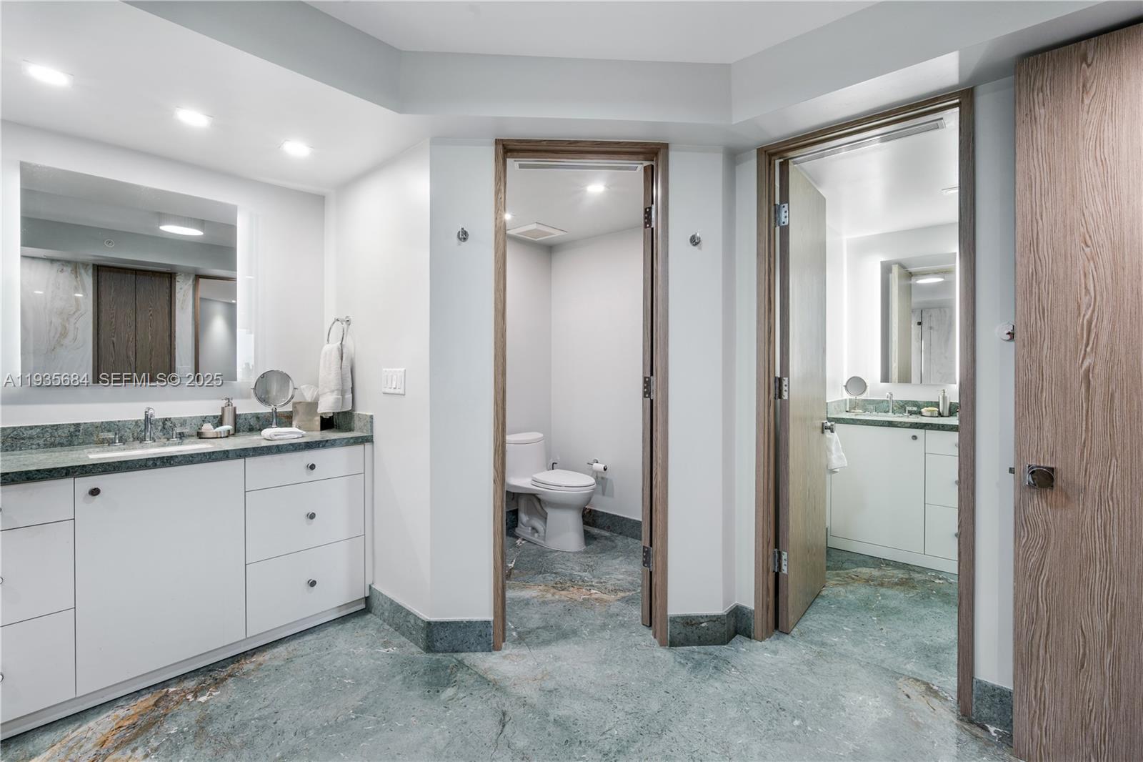 430 Grand Bay Dr #1204 Key Biscayne, FL 33149