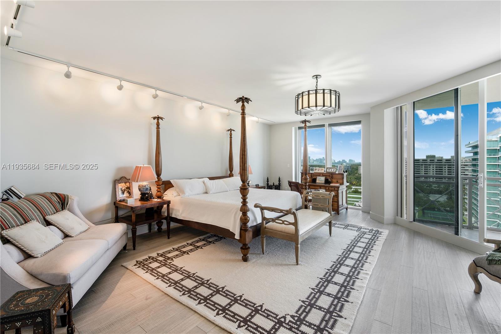 430 Grand Bay Dr #1204 Key Biscayne, FL 33149