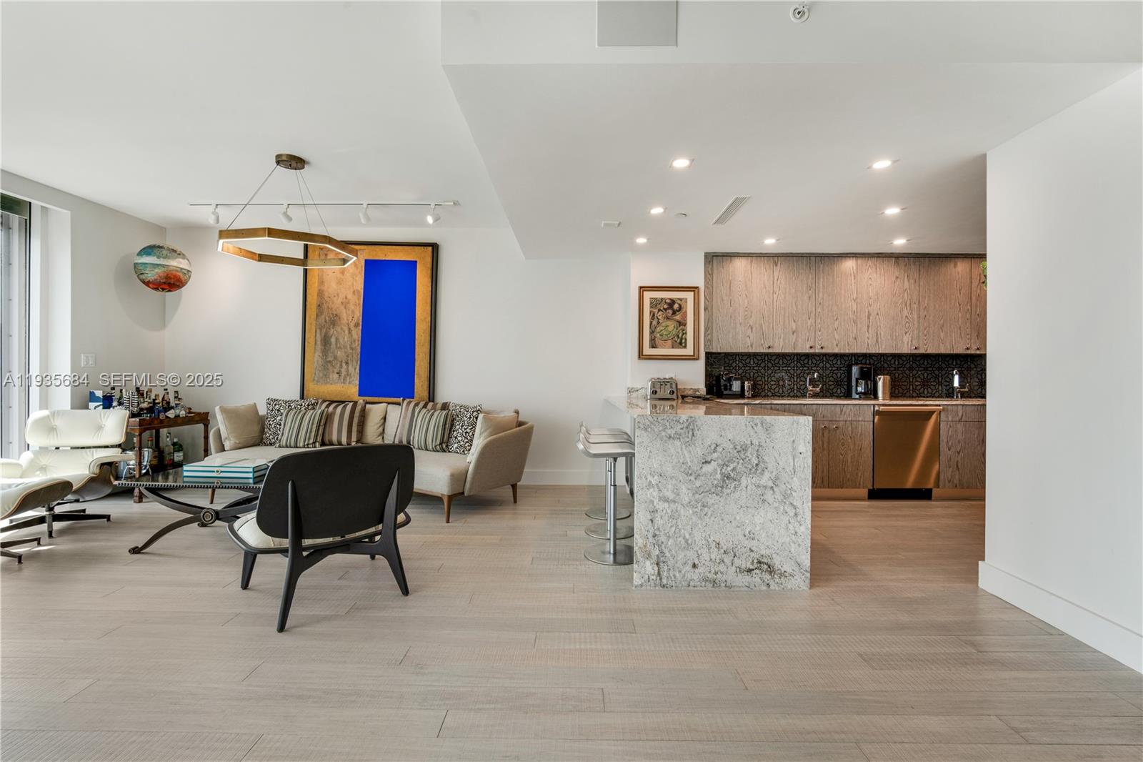 430 Grand Bay Dr #1204 Key Biscayne, FL 33149