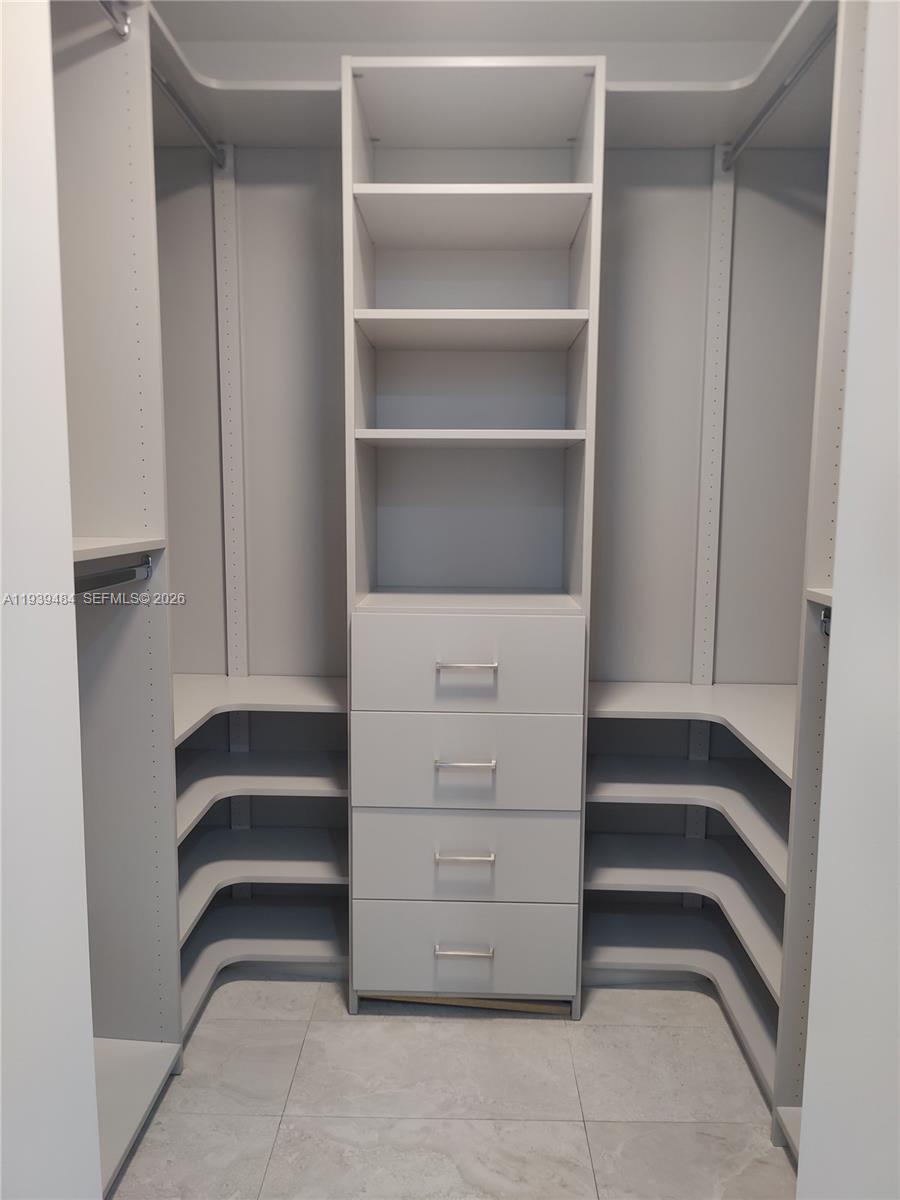 image Aria on the Bay6