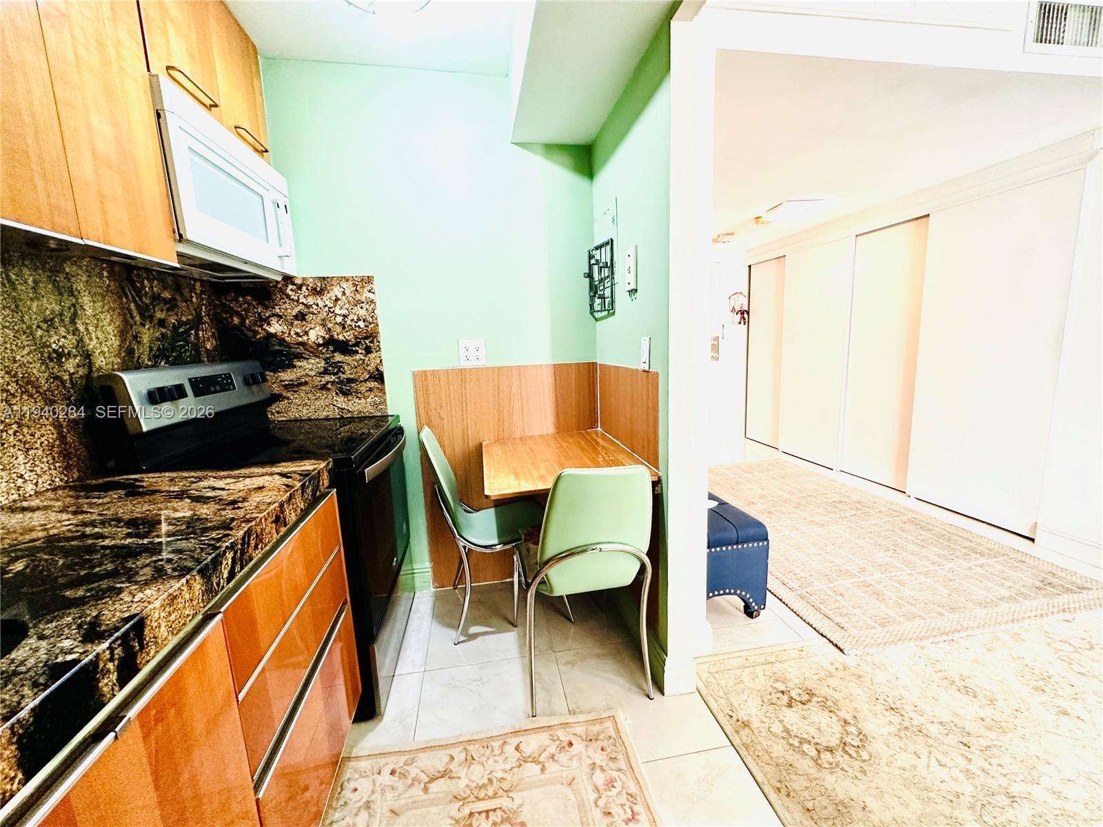 image Winston Towers11