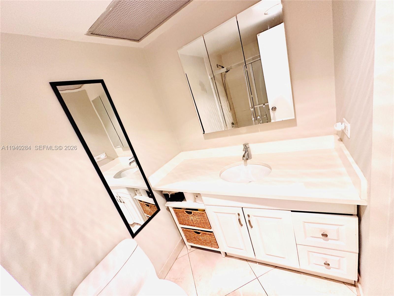 image Winston Towers19