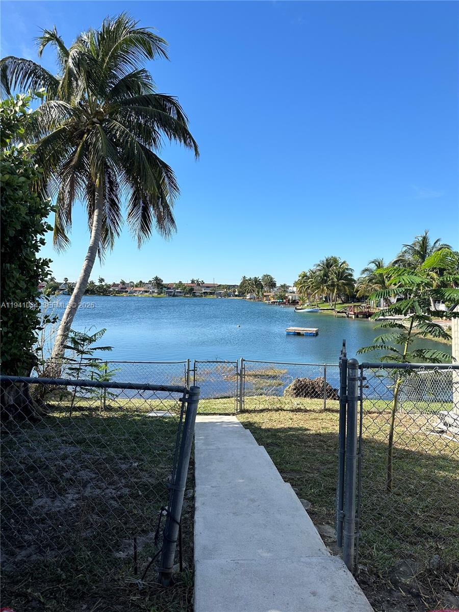 1900 W 72nd St Hialeah, FL 33014