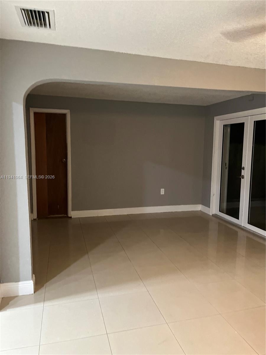 1900 W 72nd St Hialeah, FL 33014