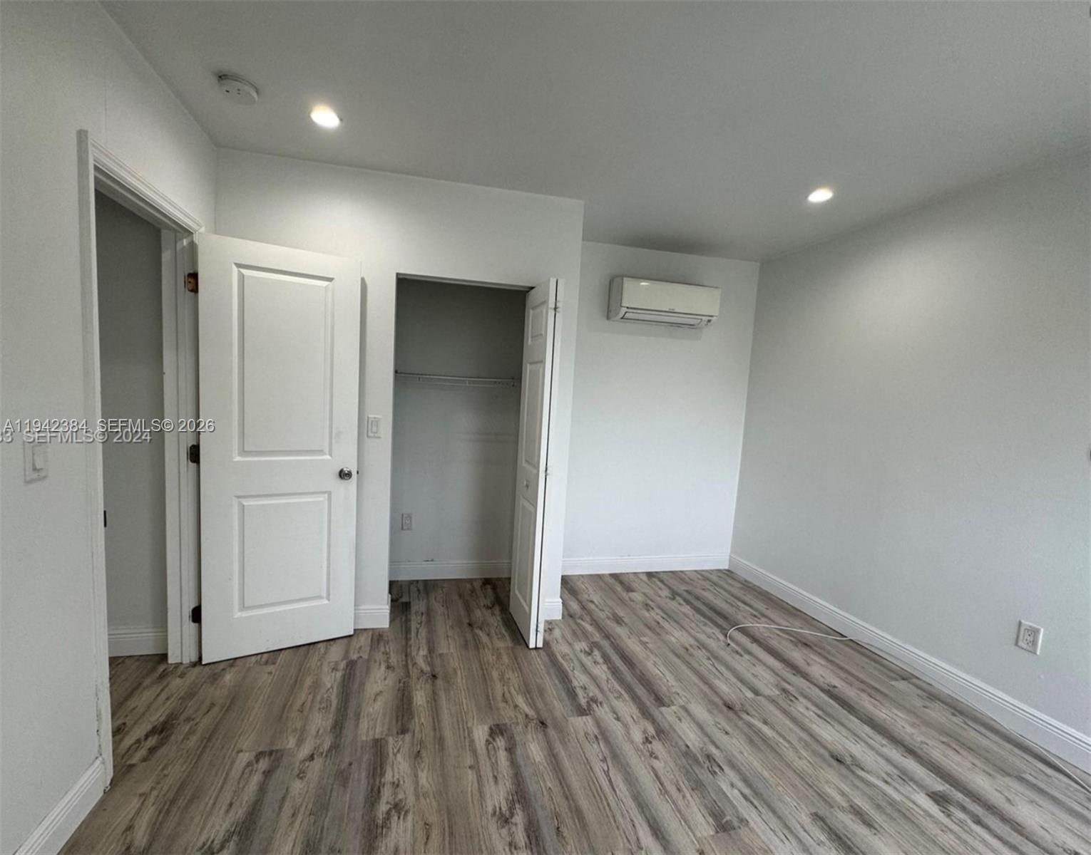 1248 Marseille Dr #4