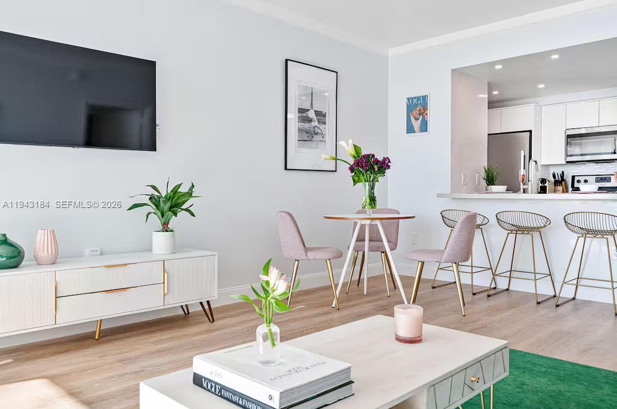 2889 Mcfarlane Rd #1614 Miami, FL 33133