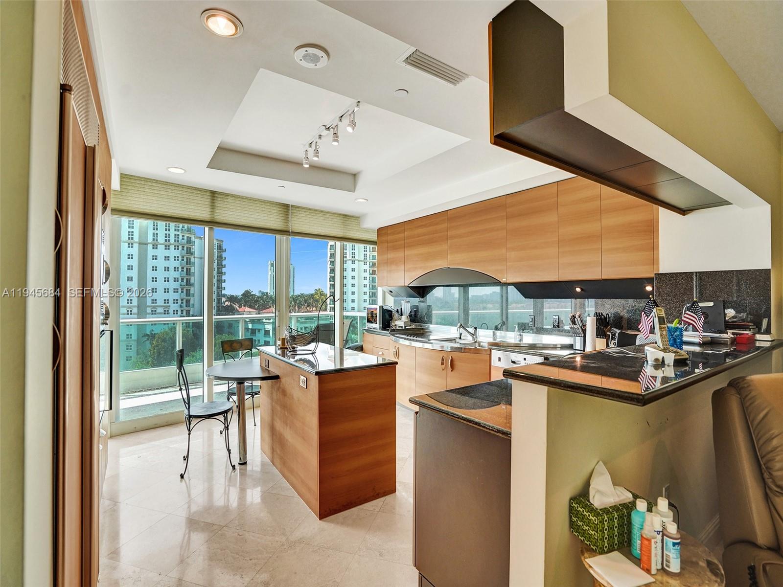 image Towers Of Porto Vita S.11