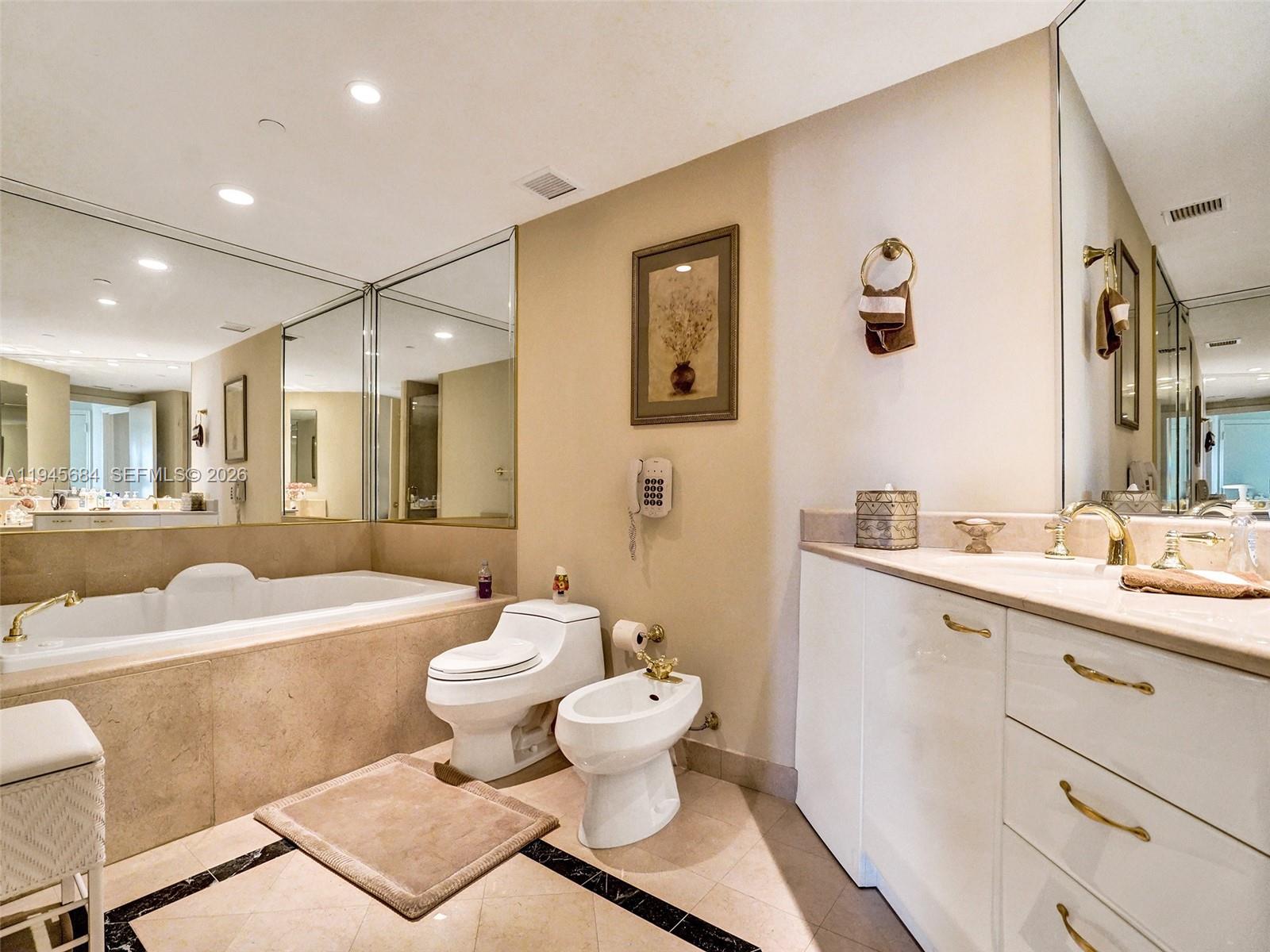 image Towers Of Porto Vita S.25