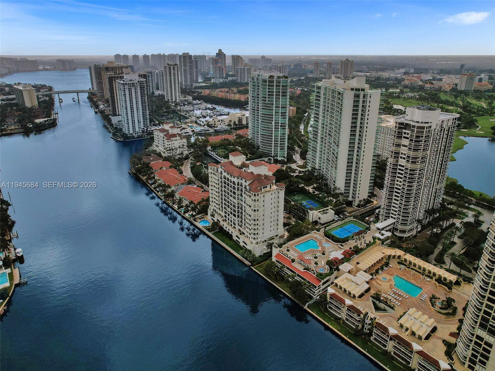 image Towers Of Porto Vita S.41