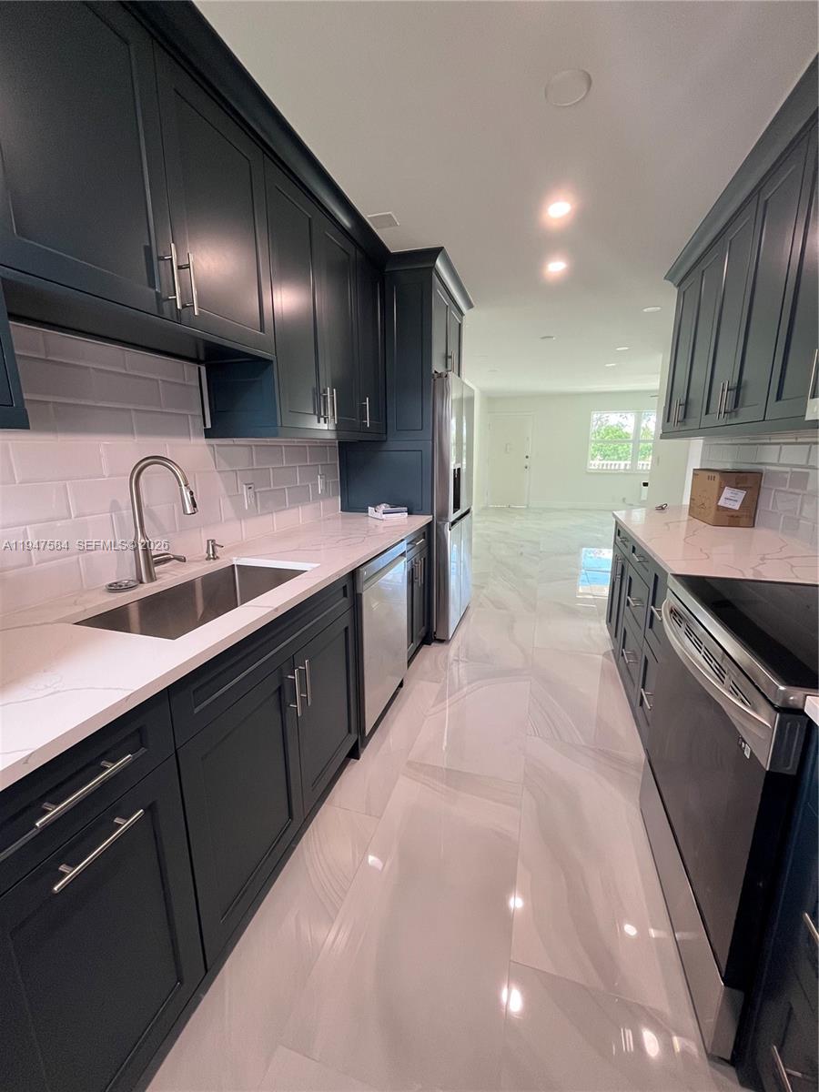 3922 NE 166th St #S209