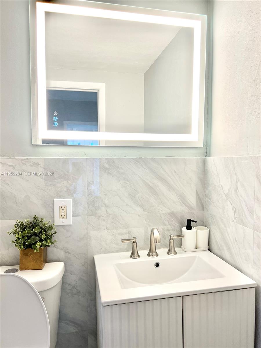 436 NW 15th Ave Fort Lauderdale, FL 33311