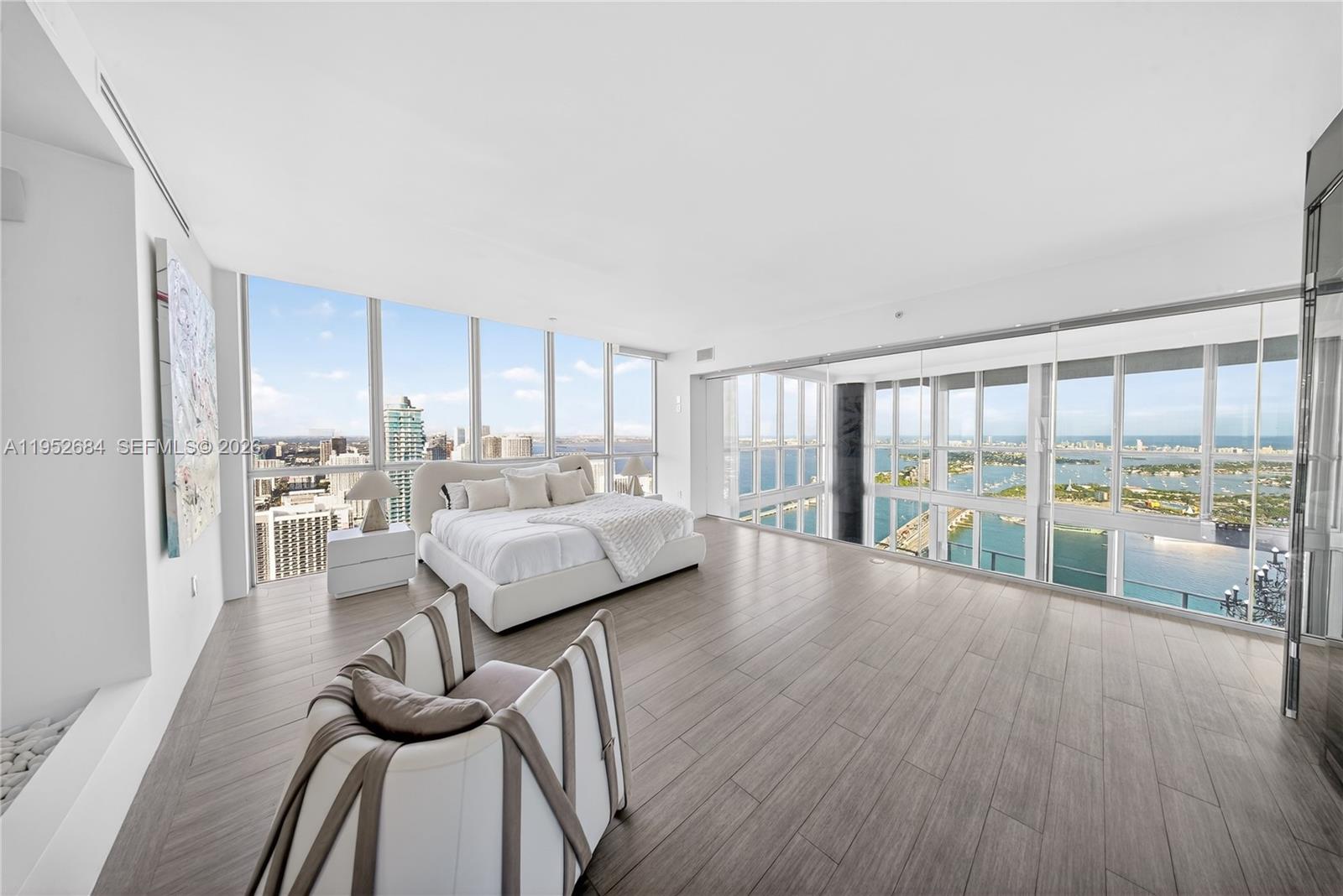 1100 Biscayne Blvd #5306 Miami, FL 33132