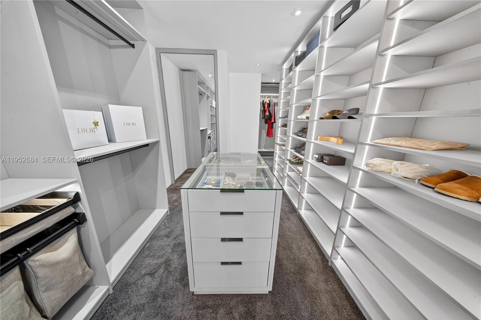 1100 Biscayne Blvd #5306 Miami, FL 33132