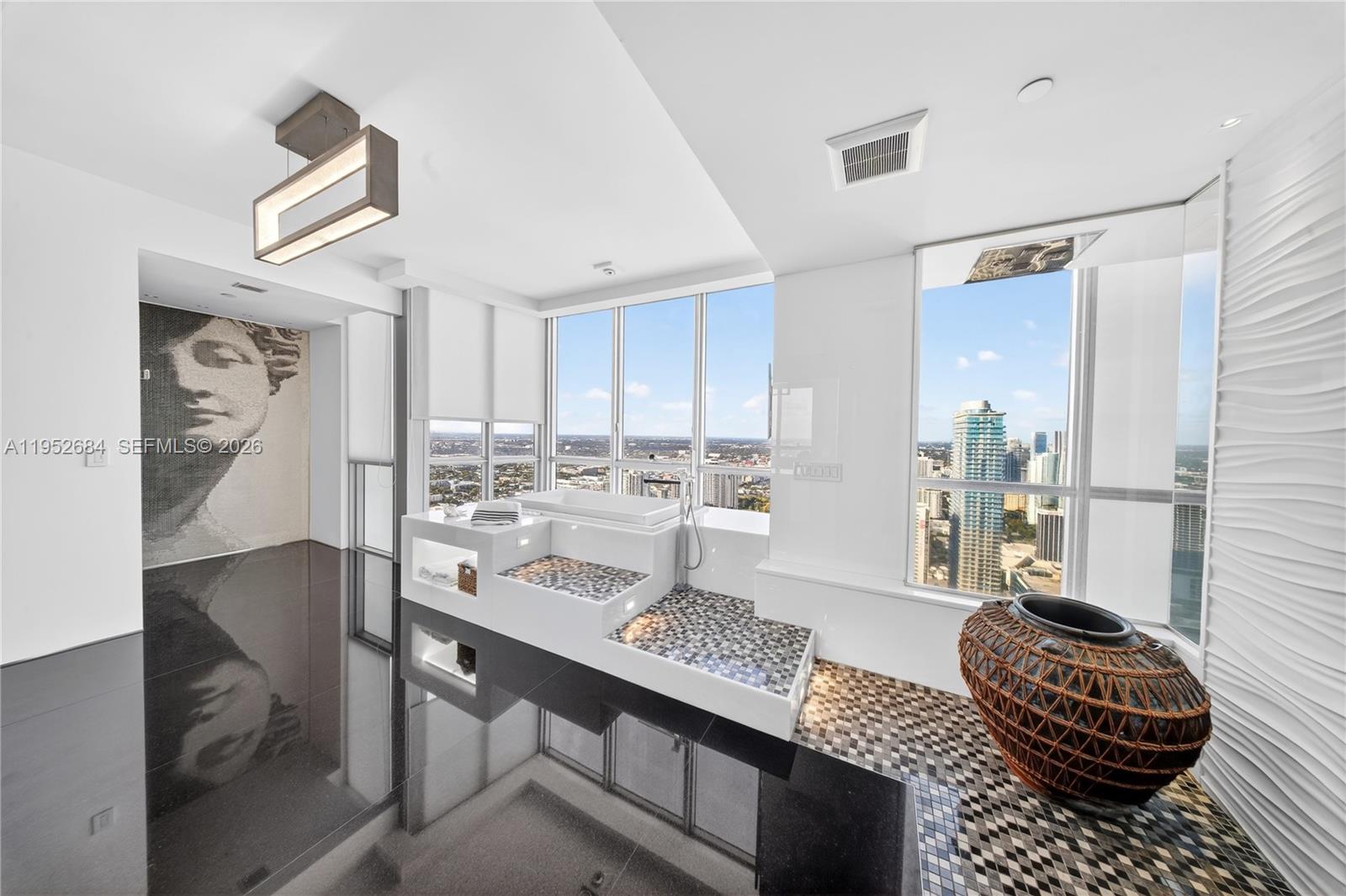 1100 Biscayne Blvd #5306 Miami, FL 33132