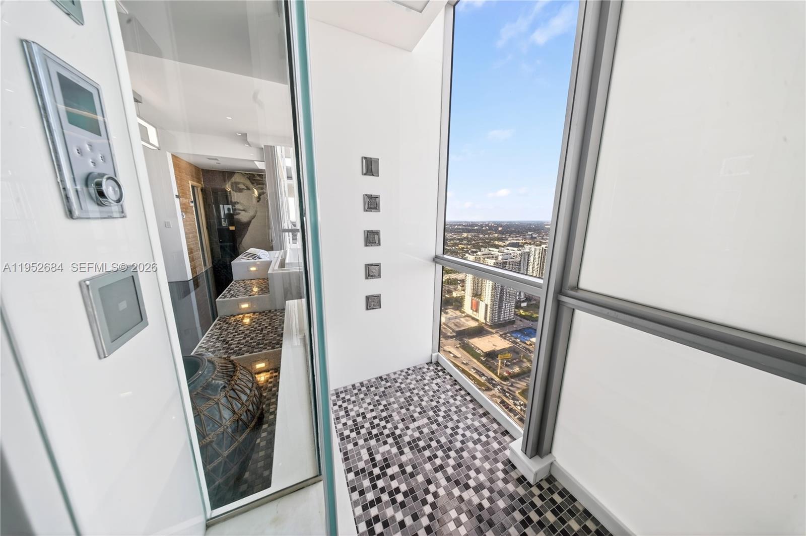 1100 Biscayne Blvd #5306 Miami, FL 33132