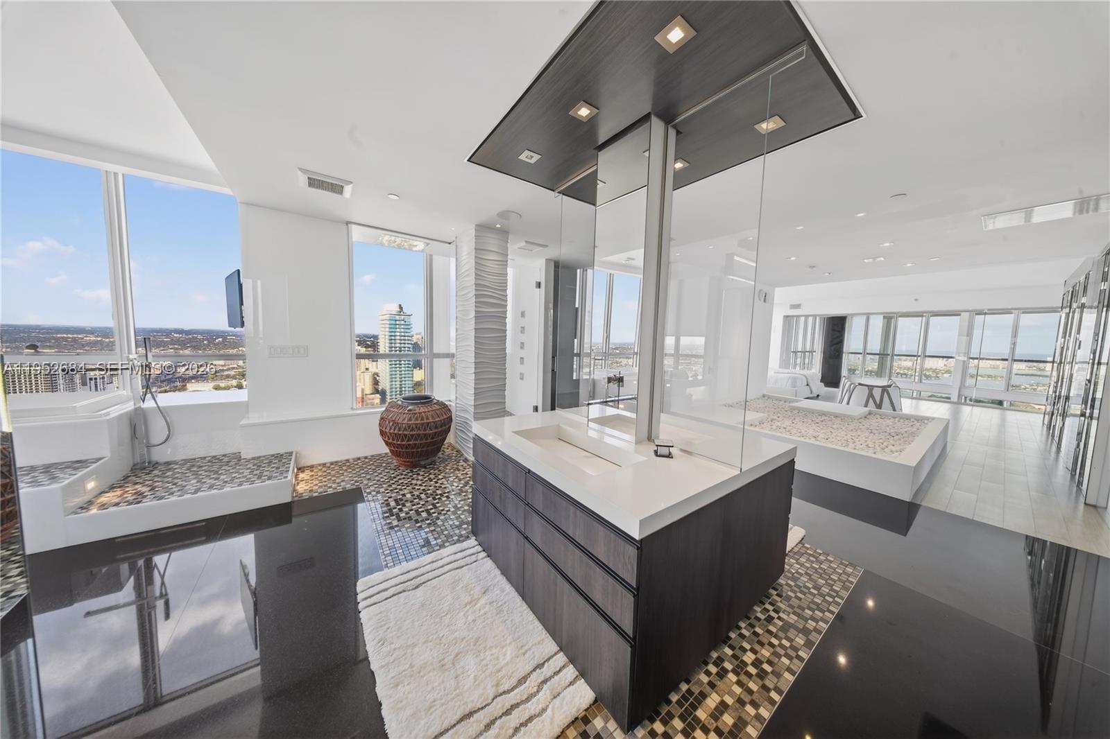 1100 Biscayne Blvd #5306 Miami, FL 33132