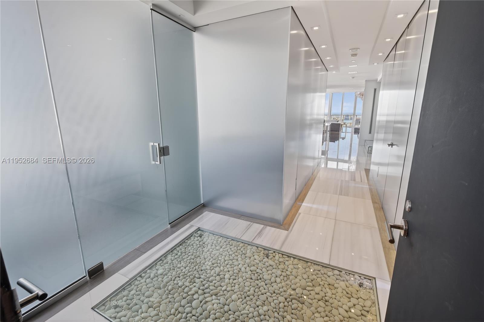 1100 Biscayne Blvd #5306 Miami, FL 33132