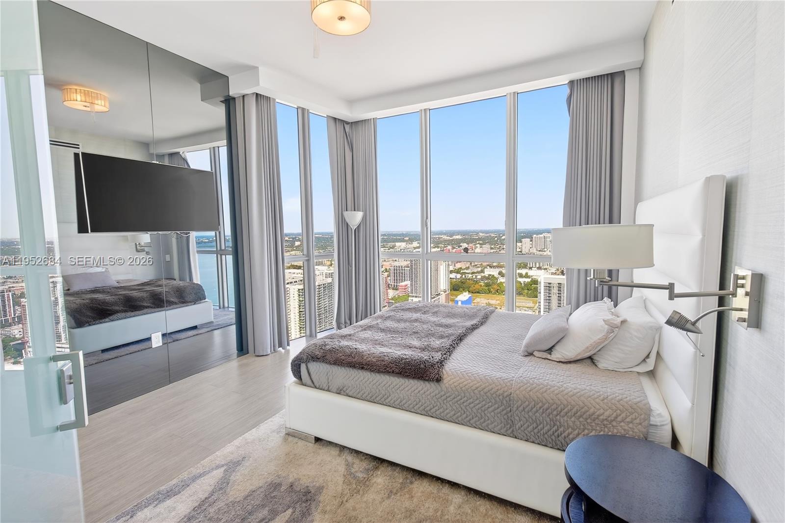 1100 Biscayne Blvd #5306 Miami, FL 33132