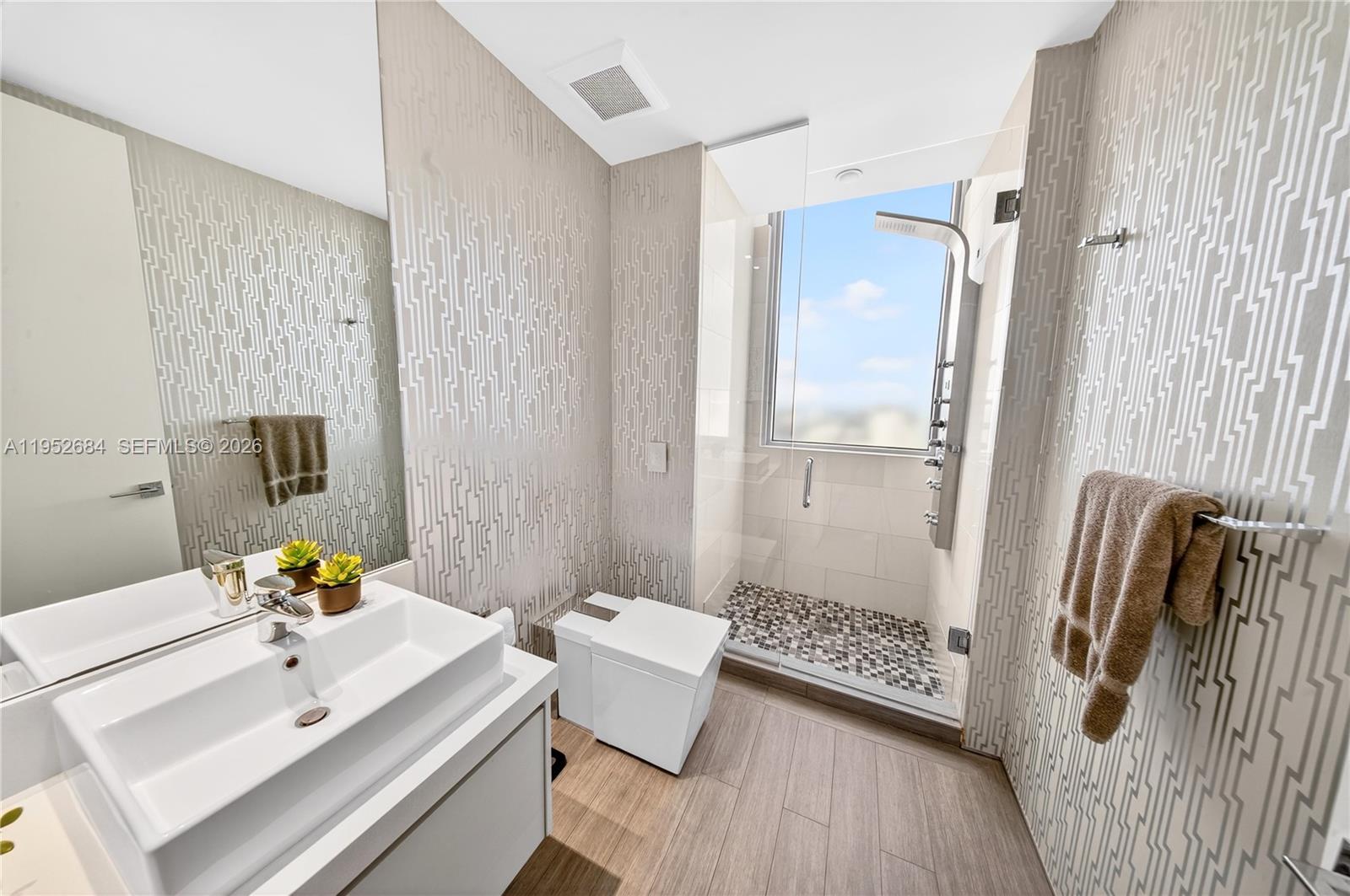 1100 Biscayne Blvd #5306 Miami, FL 33132