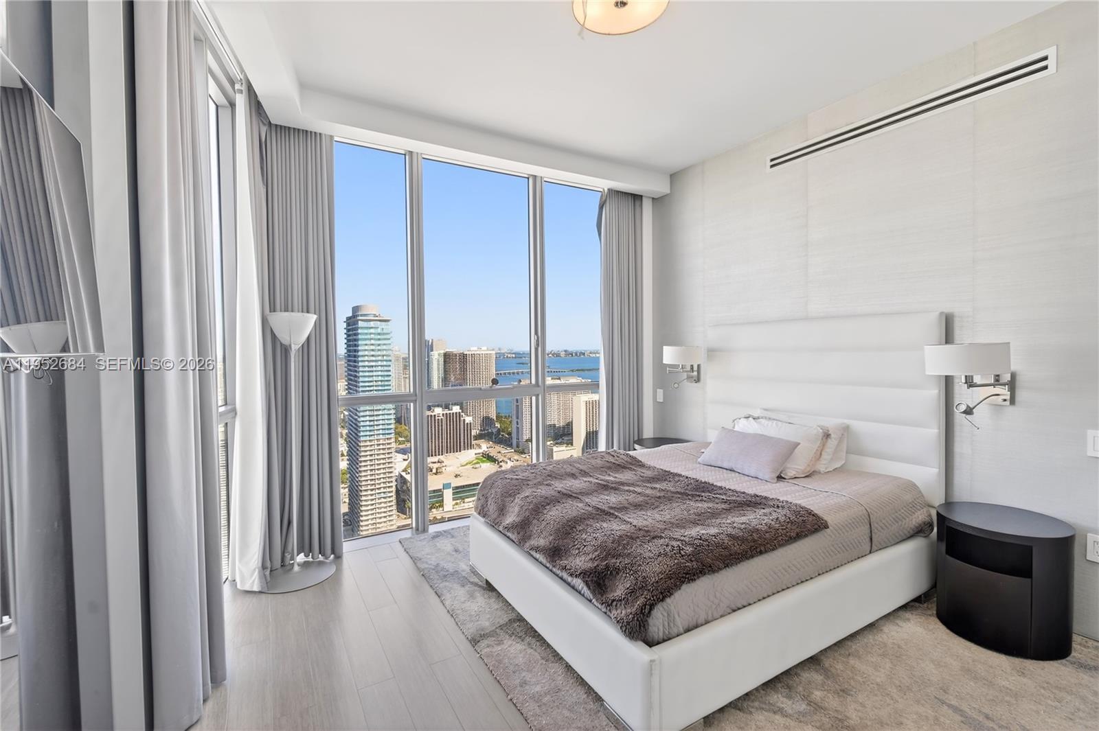 1100 Biscayne Blvd #5306 Miami, FL 33132