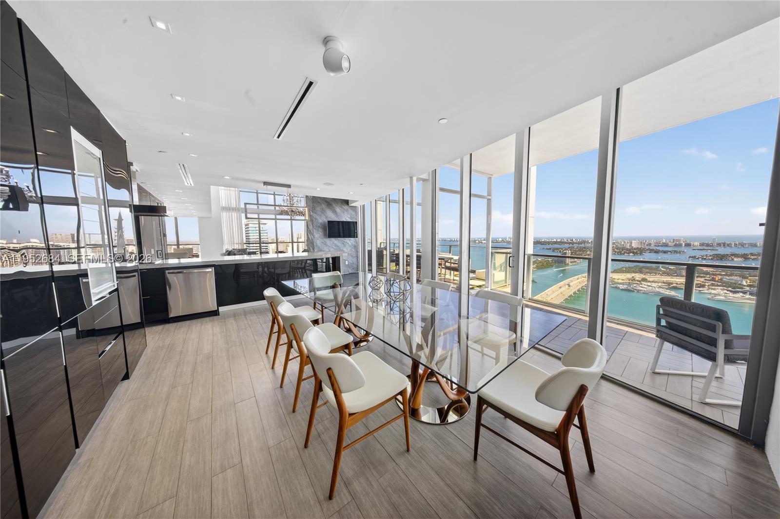 1100 Biscayne Blvd #5306 Miami, FL 33132