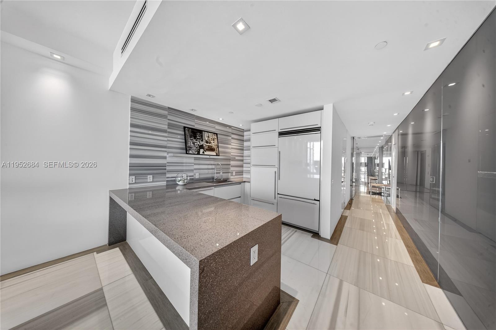 1100 Biscayne Blvd #5306 Miami, FL 33132