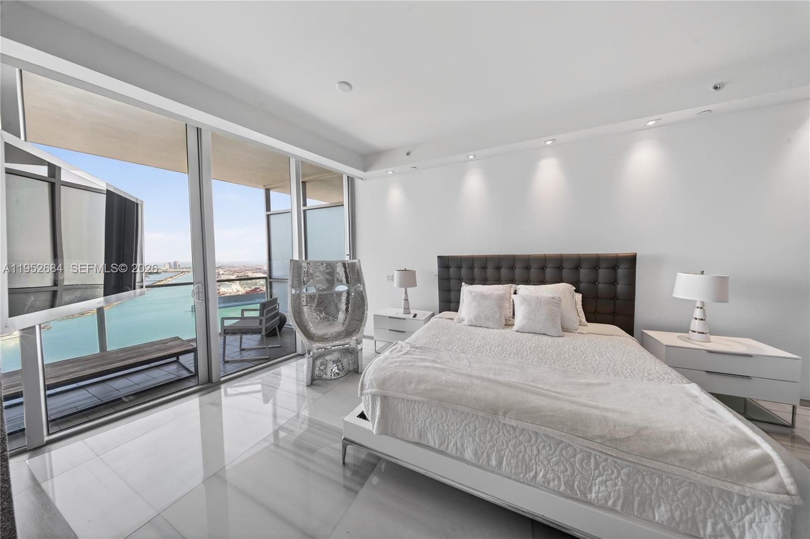 1100 Biscayne Blvd #5306 Miami, FL 33132