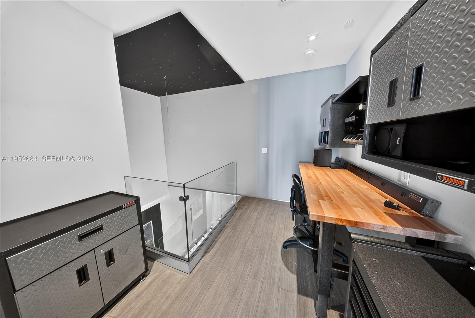 1100 Biscayne Blvd #5306 Miami, FL 33132