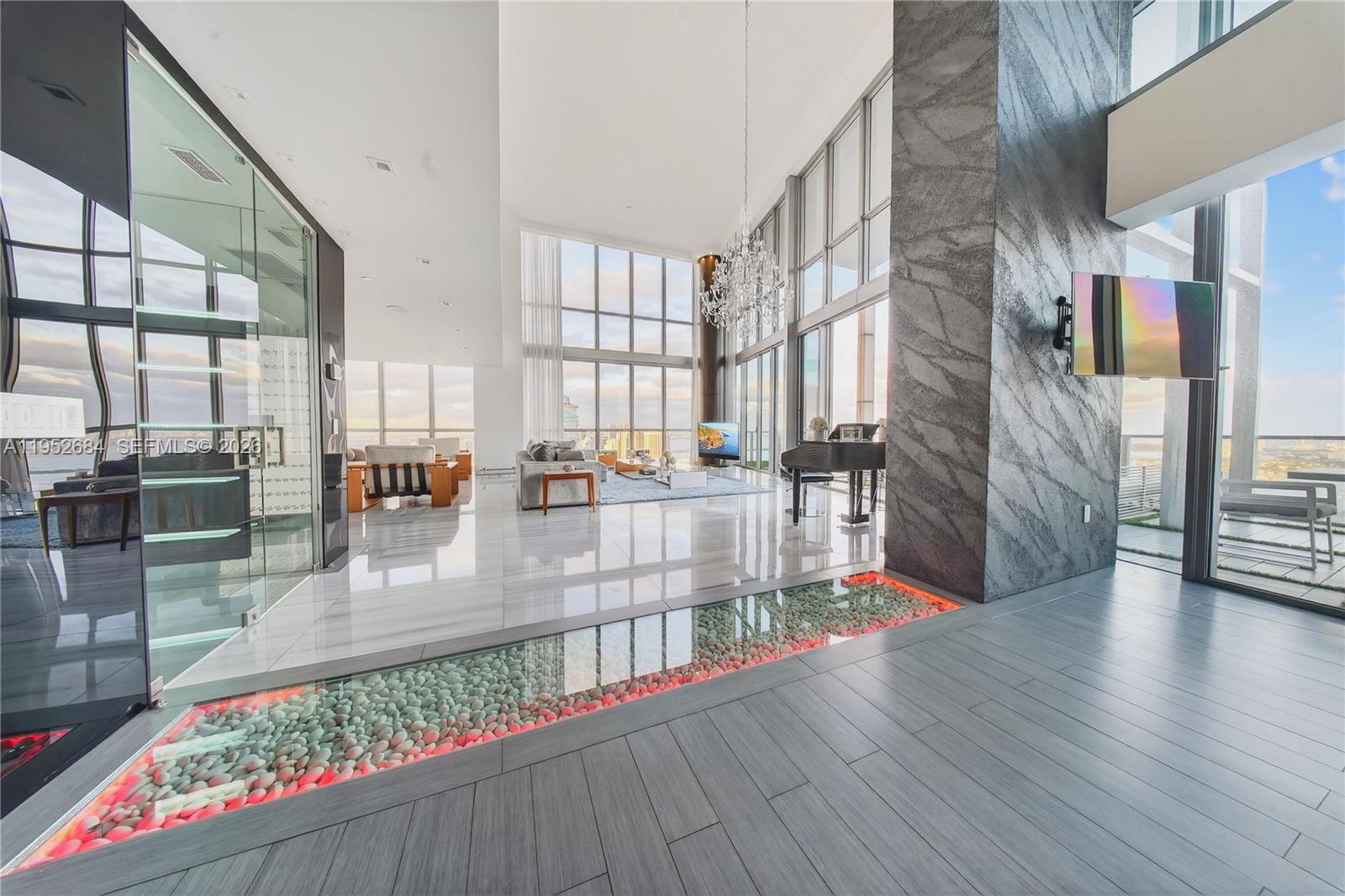 1100 Biscayne Blvd #5306 Miami, FL 33132