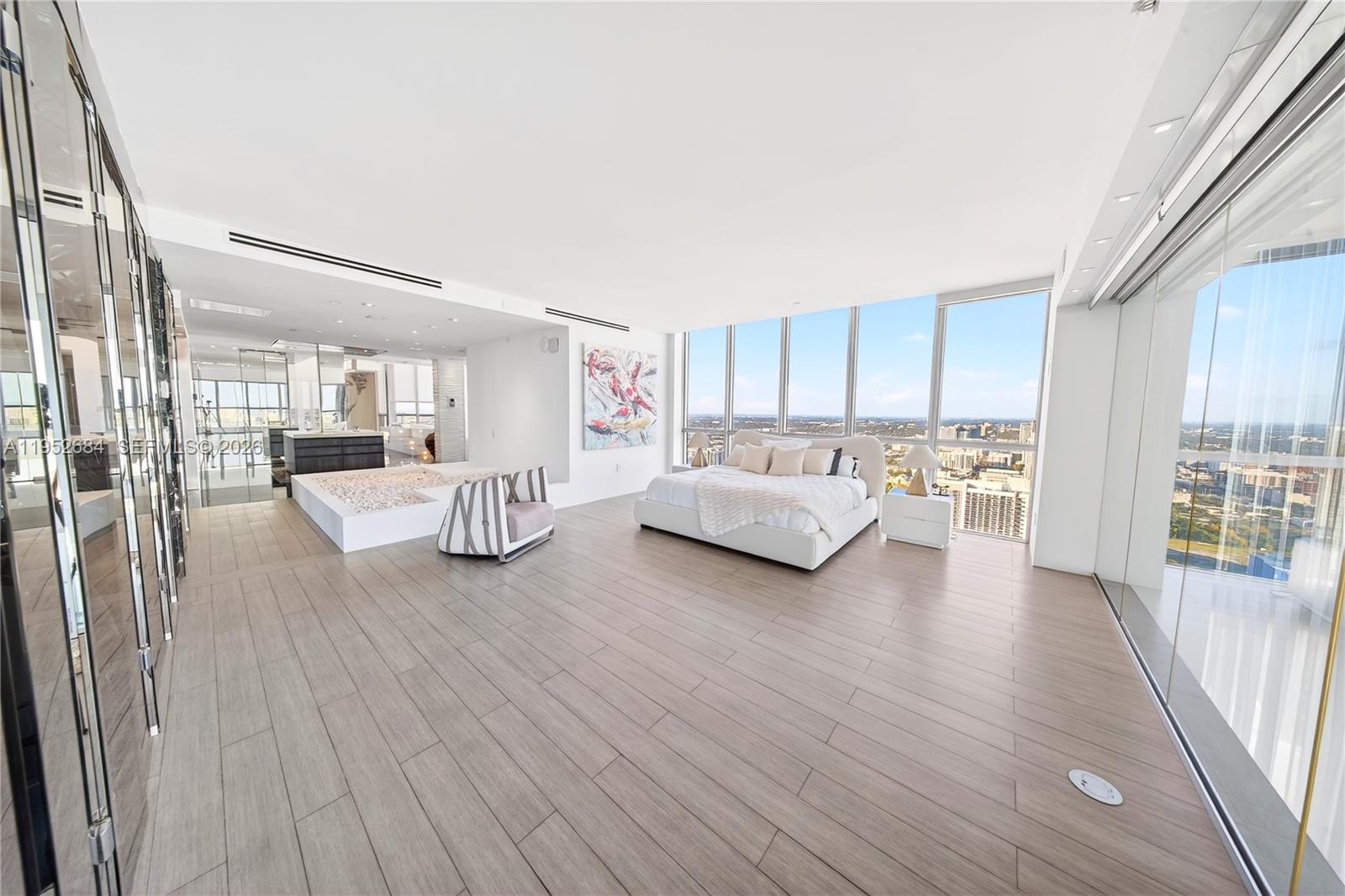 1100 Biscayne Blvd #5306 Miami, FL 33132